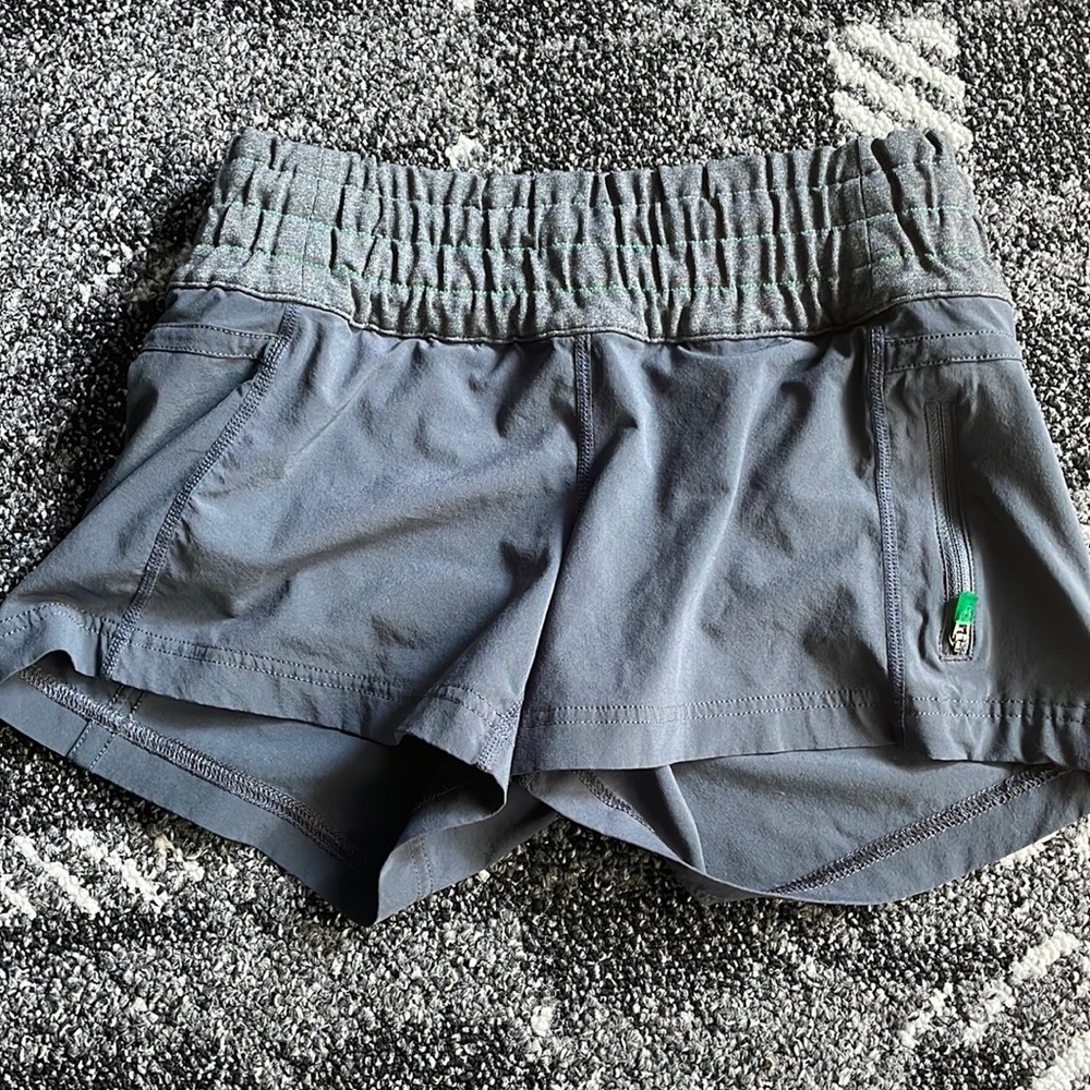 Lulu lemon shorts 3.25”